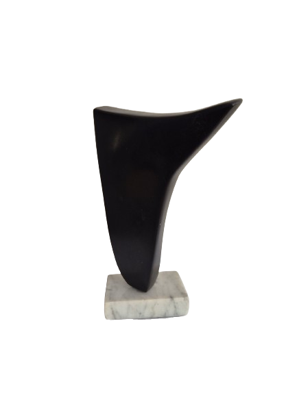 Matyas LIPTAY (né en 1936), sculpture en marbre noir.